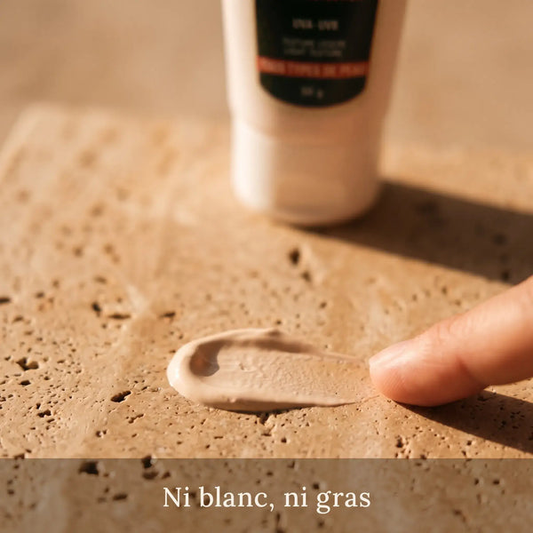 Texture fondante de la crème solaire visage SPF 50+